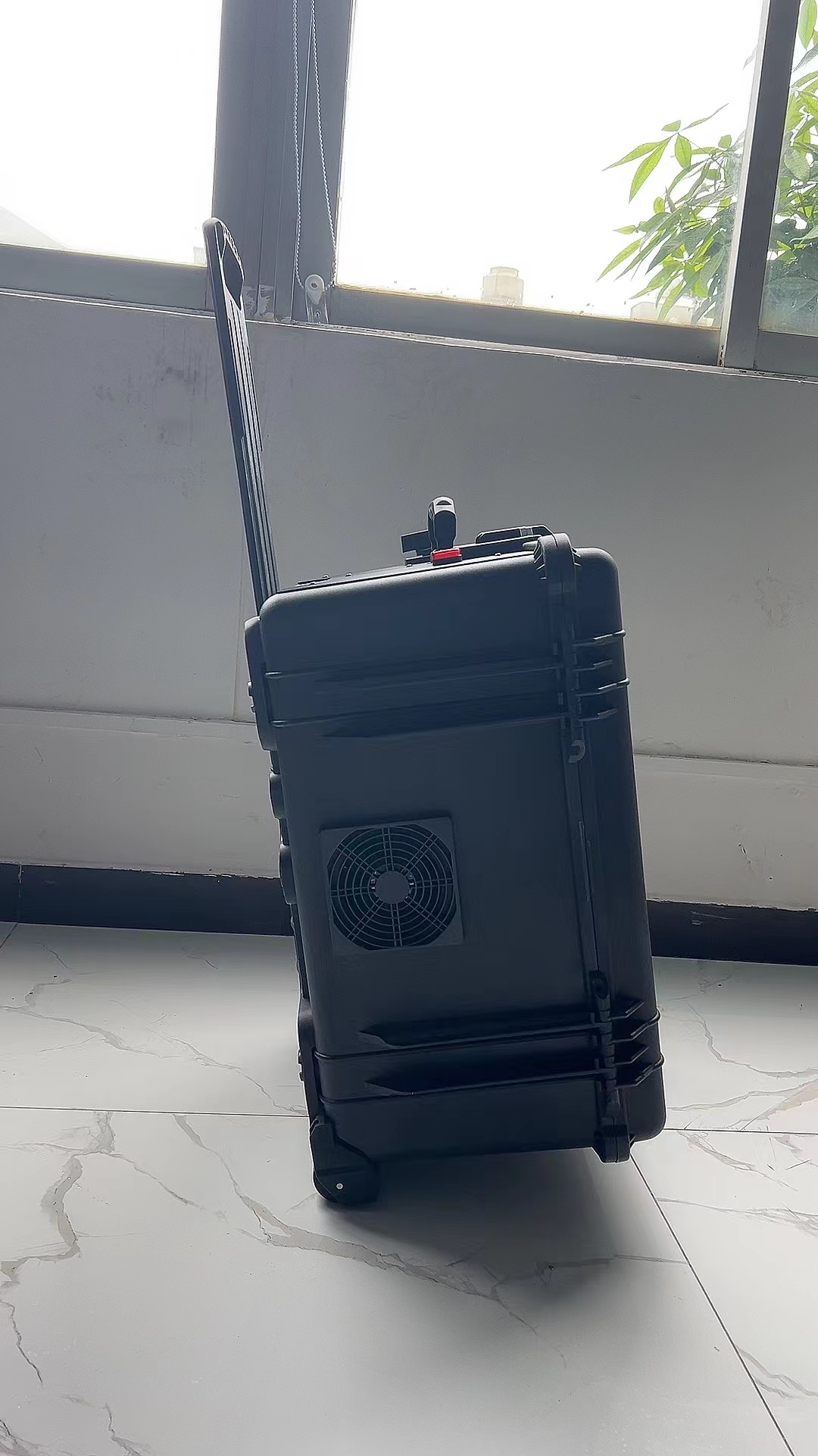 瀍河回族手拉箱型移动通信干扰器